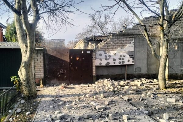 Росіяни вдарили по Херсонщині: Обстріляли багатоповерхівку