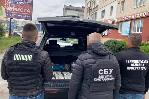 На Тернопільщині судитимуть колишнього медика, який вимагав від пораненого військового 3500 доларів за переведення в тил