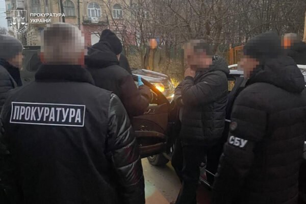 На Львівщині викрили двох переправників, які намагалися вивезти ухилянта до Молдови