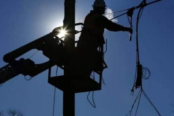 Графіки не діють: У Києві введено екстрені відключення світла