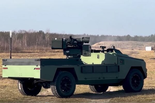 “Українська бронетехніка” провела випробування наземного дрону Protector з інтегрованим бойовим модулем (ВІДЕО)