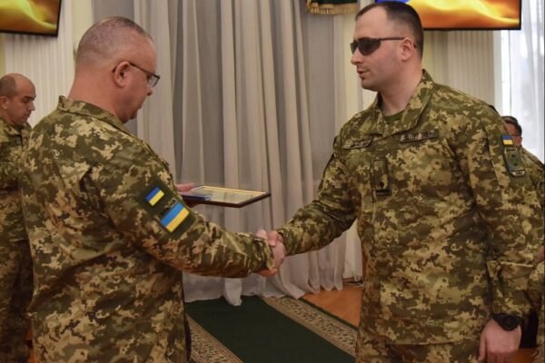 Пройшли через найгарячіші ділянки фронту: 14 прикордонників отримали державні нагороди (ФОТО)