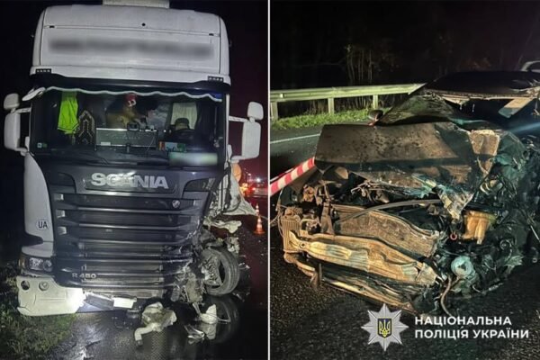Смертельна ДТП на Хмельниччині: Легковик протаранив фуру і відлетів під другу вантажівку