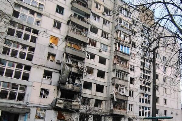 Росіяни атакували «шахедами» Дніпро: влучили у багатоповерхівку