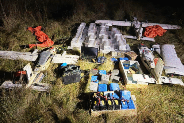 На Львівщині батько і син налагодили контрабанду сигарет дронами