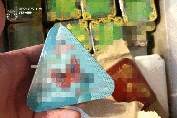 На Хмельниччині викрили банду, що торгувала психотропами під виглядом БАДів