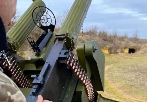 Перед судом постануть посадовці Міноборони, що закупили для військових неякісні кулемети на мільйони гривень