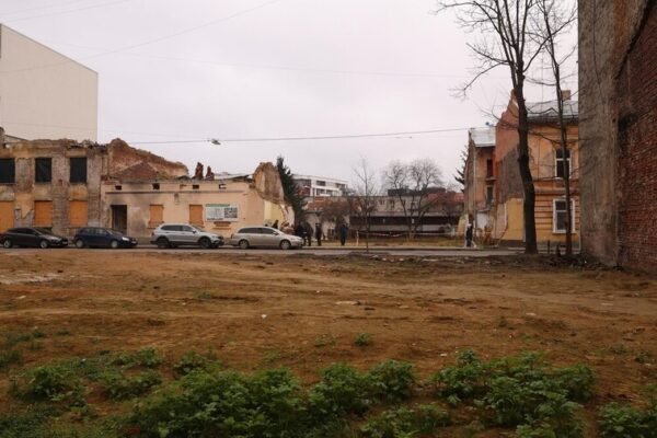 У Львові на місці зруйнованих ворогом будинків буде громадський простір