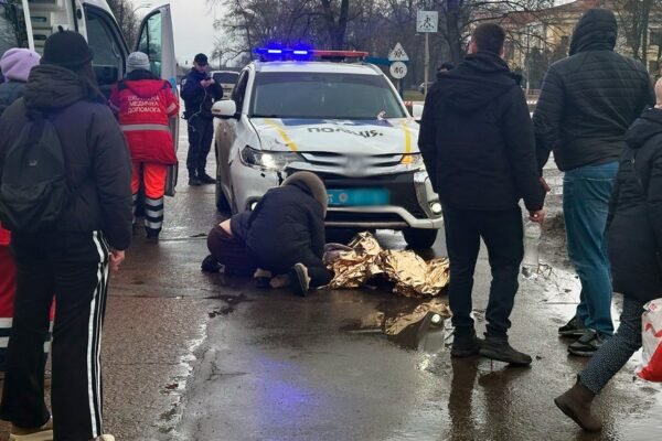 На Чернігівщині поліцейські збили жінку і дитину на пішохідному переході. Дитина загинула