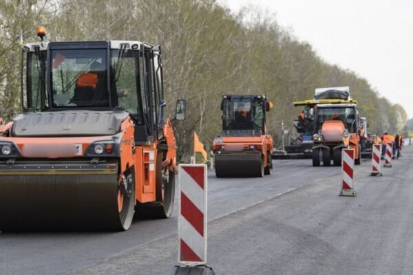 Посадовці Чернівецької міськради отримали підозри за мільйонні махінації під час ремонту доріг