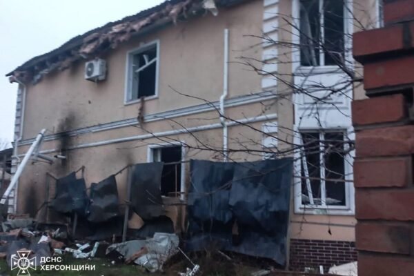 Окупанти вгатили по Чорнобаївці на Херсонщині. Є поранені (ФОТО)