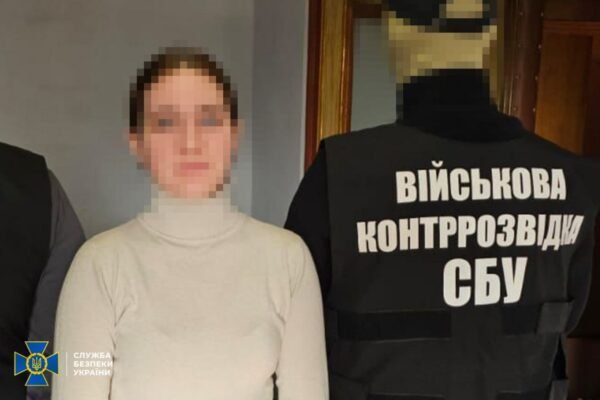 В Миколаєві викрили ворожу агентку, що шпигувала за переміщенням колон ЗСУ