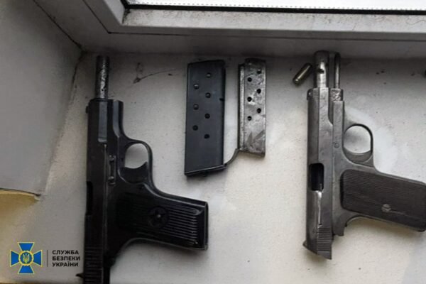 Правоохоронці затримали торгівців “трофейною” зброєю у трьох регіонах