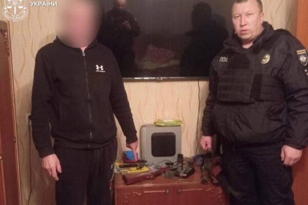 В Сумах неадекват стріляв з вікна по дітях: Поранено 6 підлітків