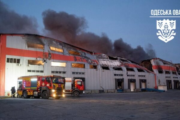 Одещину вночі атакували кілька десятків ворожих БпЛА. Згорів склад з побутовою технікою