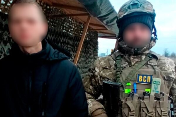 На одному з блокпостів на Херсонщині під час перевірки автобуса серед пасажирів виявили військового в СЗЧ