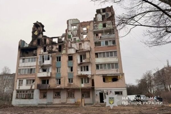 У зруйнованому ракетою тернопільському будинку знайшли тіла ще двох людей, які вважалися зниклими безвісти