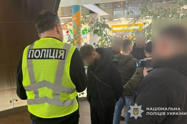 У Львові двоє рекетирів вимагали 120 тисяч доларів неіснуючого боргу