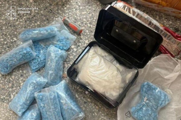 Екстазі, канабіс і кокаїн з Нідерландів: у Львові судитимуть пособницю міжнародного наркобізнесу