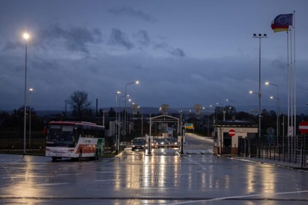 Рекордний пасажиропотік: за минулу добу державний кордон у межах Львівської області перетнули понад 75 тисяч осіб