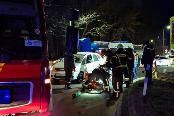 У Львові легковик наїхав на чоловіка, що лежав на дорозі