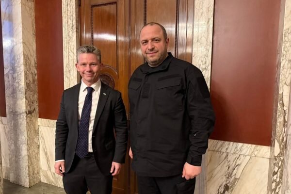 Умєров розпочав візит до Швеції: Зустрівся з міністром оборони країни