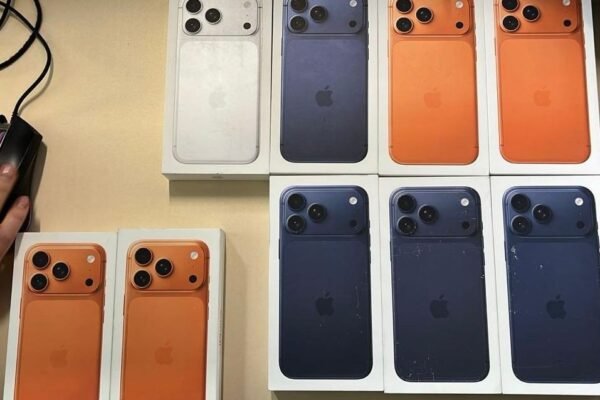 Буковинець намагався таємно ввезти зі Швейцарії три десятки “айфонів”