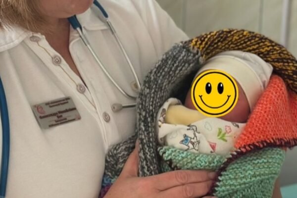 У лікарні в Надвірній на Івано-Франківщині залишили немовля, дівчинку назвали Анною