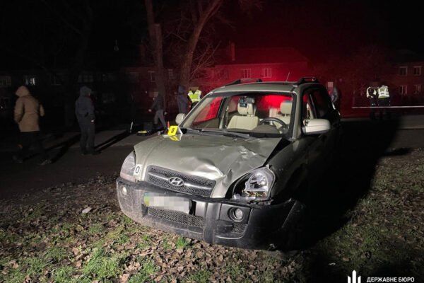 ДБР затримала правоохоронця, що у стані сп’яніння збив двох сестер і втік. Дівчата загинули