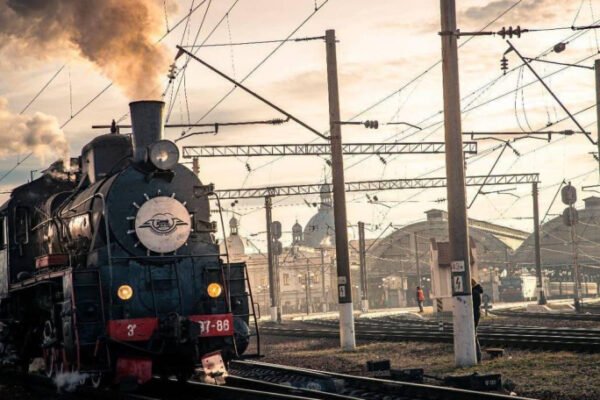 У Львові та Києві до Дня святого Миколая курсуватиме ретро-поїзд «Чарівний Експрес»