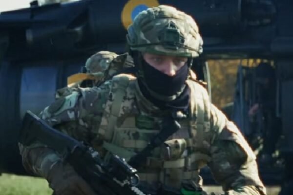 ГУР показало відео бойової операції у Покровську із перекидання десанту (ВІДЕО)