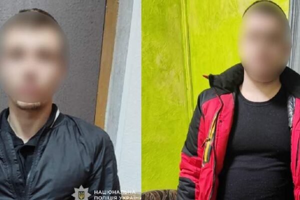 На Львівщині двоє чоловіків серед ночі увірвалися в приватний будинок і жорстоко побили господарів