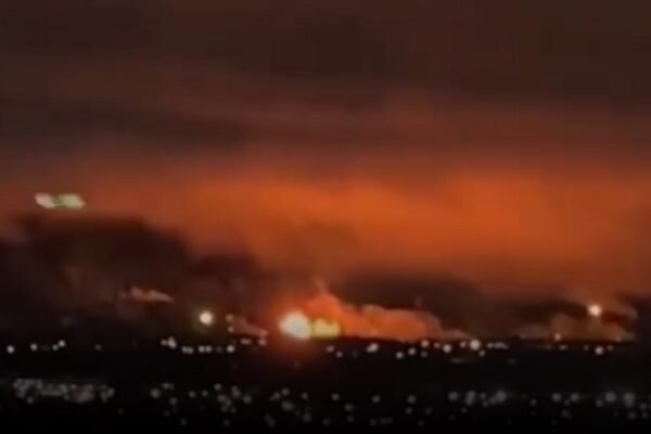Безпілотники атакували російський НПЗ у Ярославлі (ВІДЕО)
