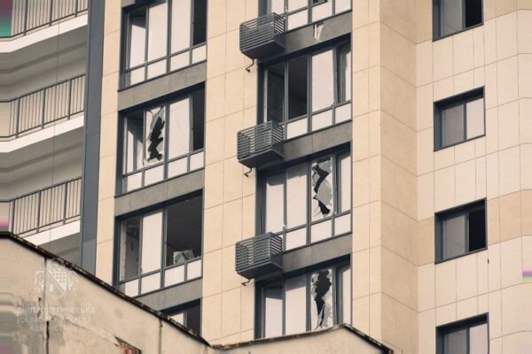 Кількість постраждалих через ворожу атаку по Дніпру зросла до 43: З них 10 у важкому стані