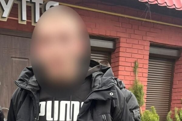 У Дніпрі затримали 18-річного хлопця, якого підозрюють у серії підпалів