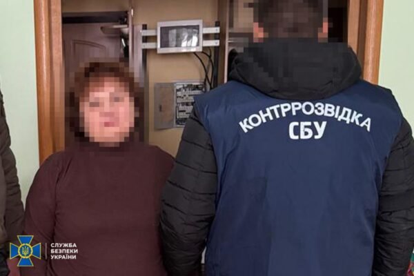 В Києві затримали кримчанку, що впроваджувала окупаційні стандарти в освіті на півострові
