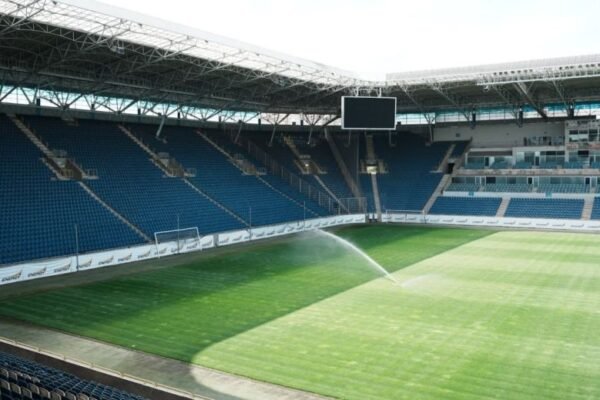 «Приватбанк» не дочекався претендентів взяти в оренду стадіон «Дніпро-Арена»