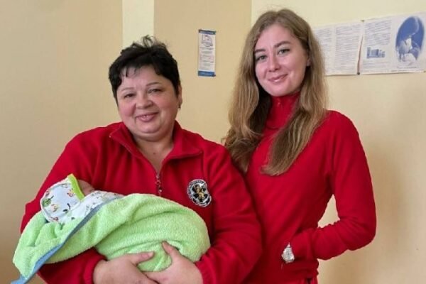 Народила у «швидкій»: на Львівщині медики прийняли пологи дорогою до лікарні