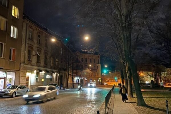 У Львові на 30% зменшать вуличне освітлення та вимкнуть підсвічування фасадів будівель