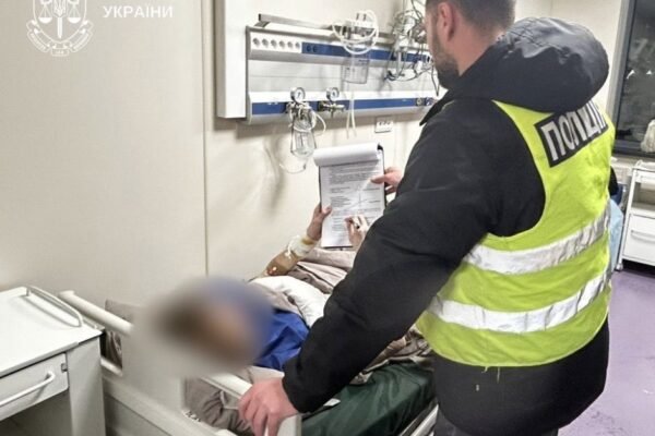 14-річному школяру, що скоїв озброєний напад на вчительку та однокласника в Києві, оголосили підозру