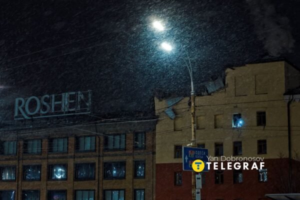 Росіяни вдарили по фабриці “Рошен” у Києві (ФОТО)