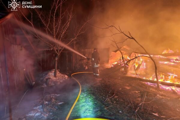 Росіяни вдарили по житлових будинках у двох громадах на Сумщині