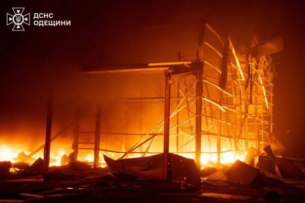 Окупанти вночі вкотре атакували Одесу. Є пошкодження інфраструктури