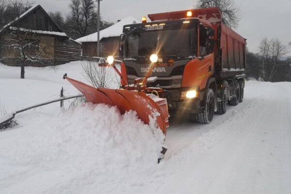 Через снігопади існує ризик зупинки руху на дорогах Закарпаття, – Укртрансбезпека
