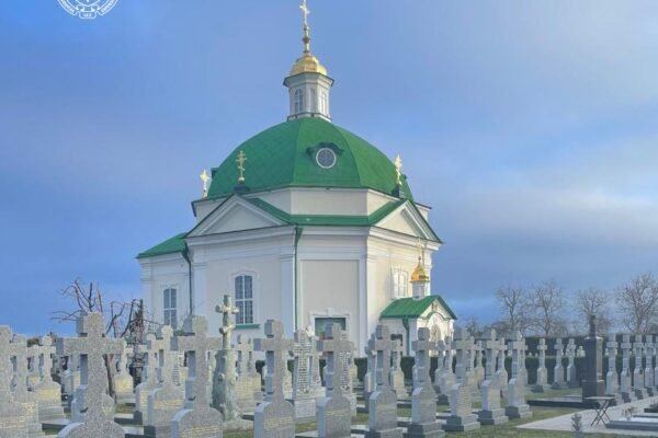 Тернопільська прокуратура у суді вимагає повернути у власність держави Всесвятську церкву, оформлену на Почаївську лавру