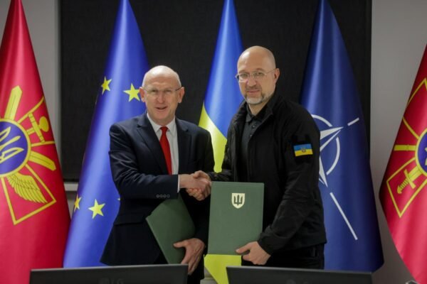 Шмигаль та Гілі підписали карту розвитку сторічного партнерства України та Британії в оборонній сфері