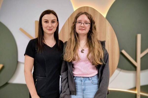 Львівські хірурги видалили з руки 13-річної школярки голку, про яку дівчина навіть не здогадувалася