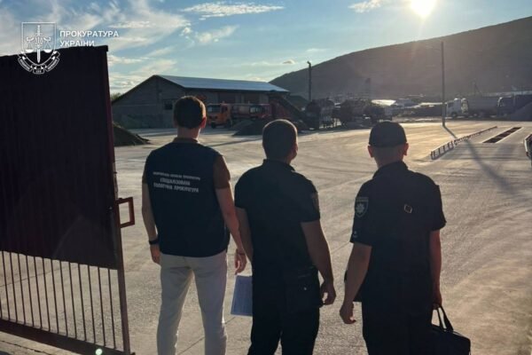 Збитки на майже мільйон гривень: на Закарпатті викрили групу осіб, яка незаконно видобувала корисні копалини з Тиси