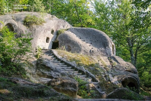 Заснованому у VIII–VII ст. до н. е. городищу та наскельному печерному монастирю на Львівщині нададуть охоронний статус