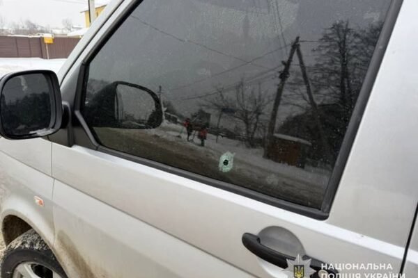 Поліція встановила особу чоловіка, який обстріляв бус ТЦК у Львові: пошуки тривають